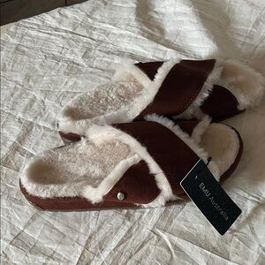 Mud Australia Women's Cozy Brown Shearling Slippers